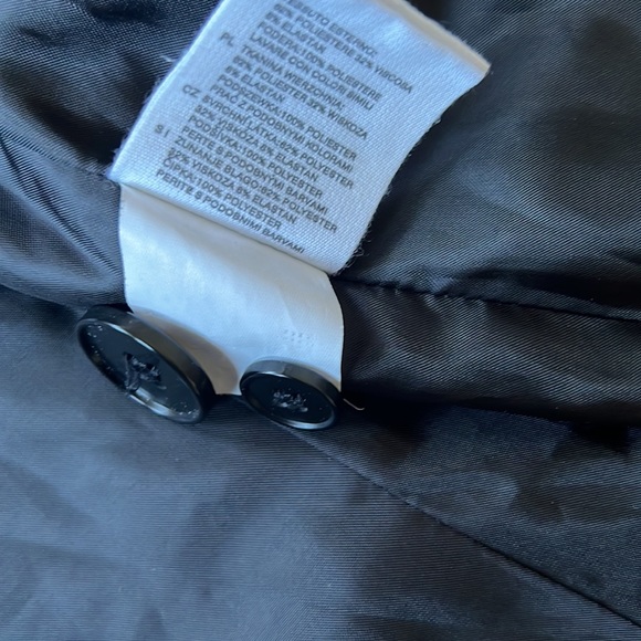 Perfect Black H&M Blazer - Picture 7 of 8